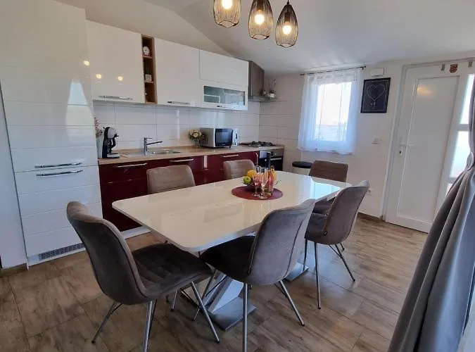 Tena Privlaka (Zadar)