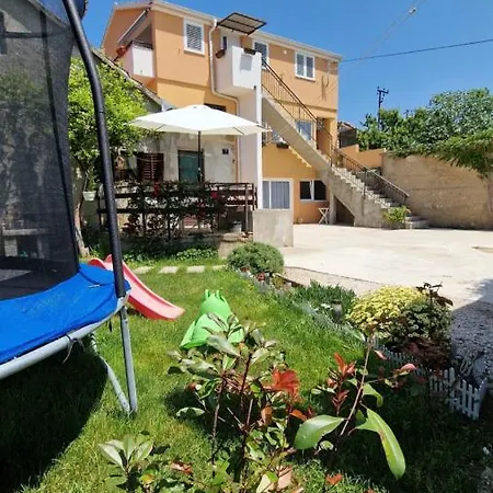 Tena Apartment